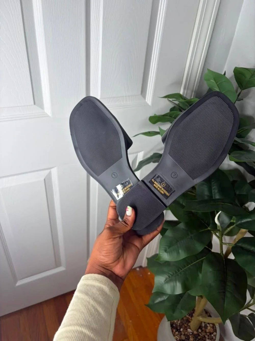 Women's Black Slide Sandal with Decorative Cutout